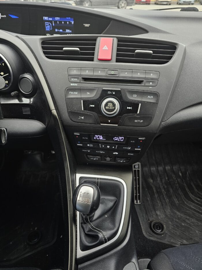 Honda Civic - Image 5