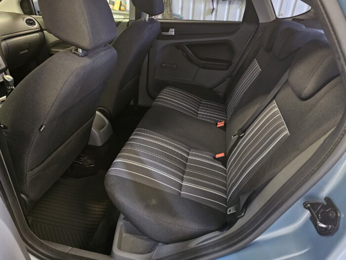 Ford Focus - Image 2