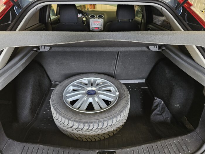 Ford Focus - Image 4