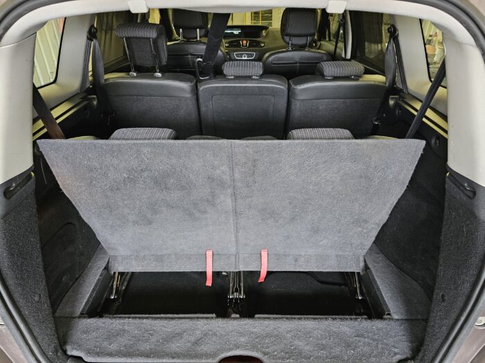 Renault Grand Scenic - Image 7