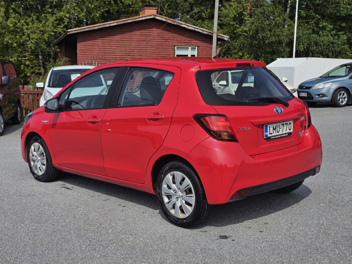 Toyota Yaris - Image 2
