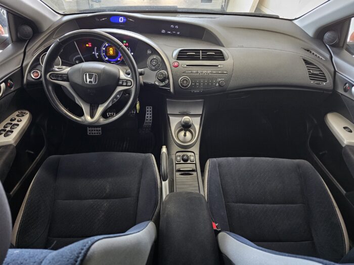 Honda Civic - Image 6