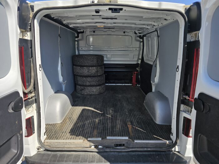 Opel Vivaro - Image 6