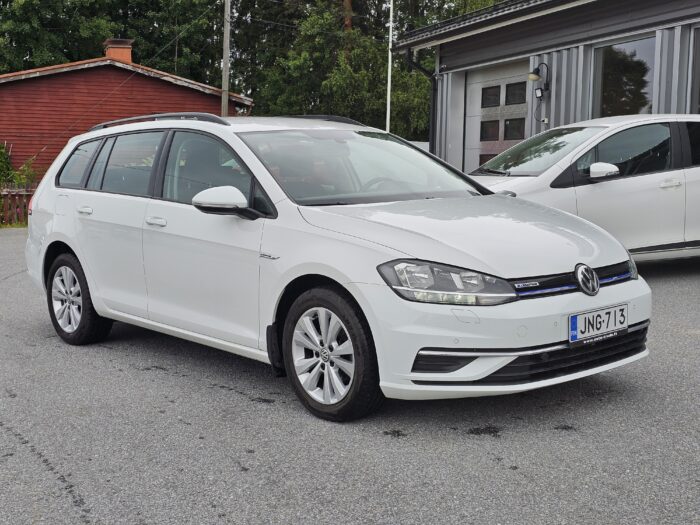 Volkswagen Golf - Image 4