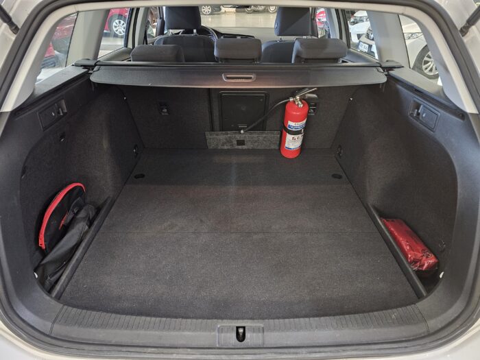 Volkswagen Golf - Image 7