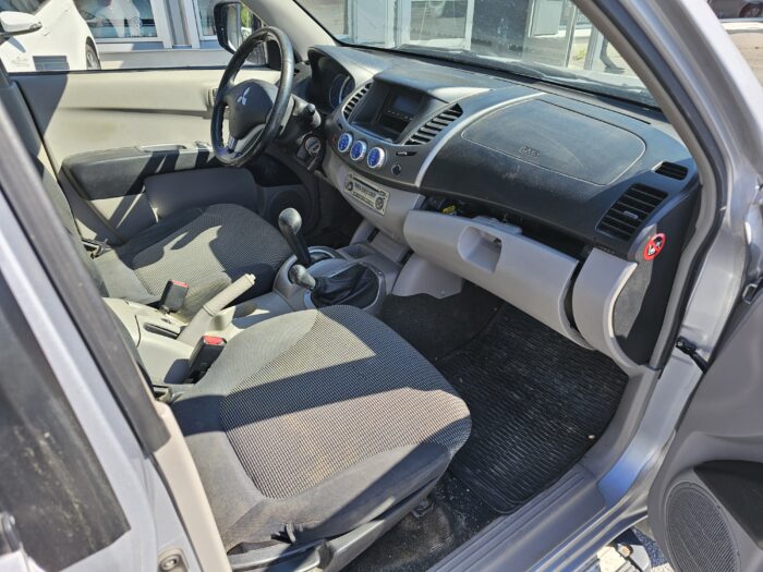 Mitsubishi L200 - Image 5