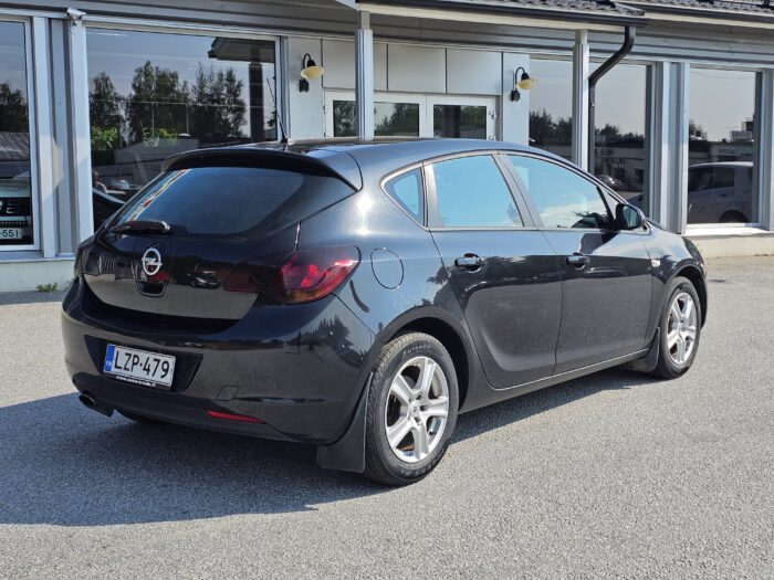 Opel Astra - Image 3