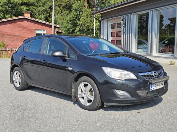 Opel Astra - Image 2