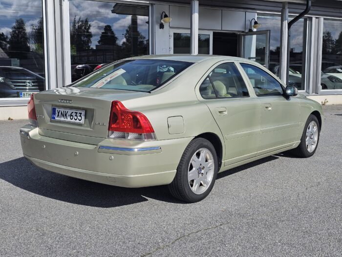 Volvo S60 2,4 Bi-Fuel Summum aut. -07 - Bild 2