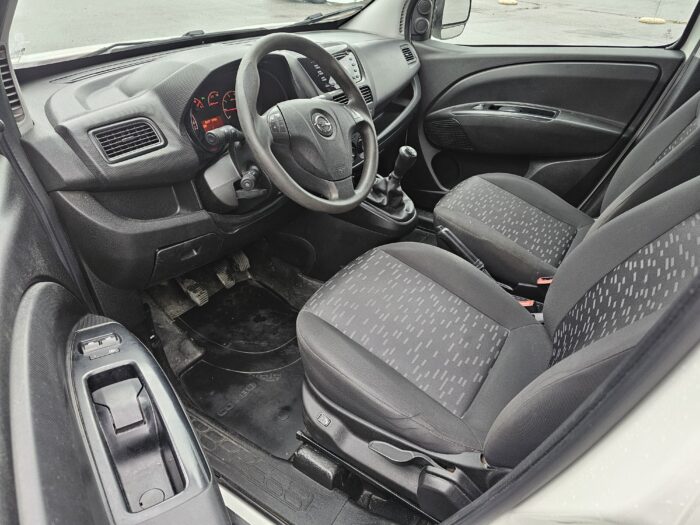 Opel Combo - Image 6