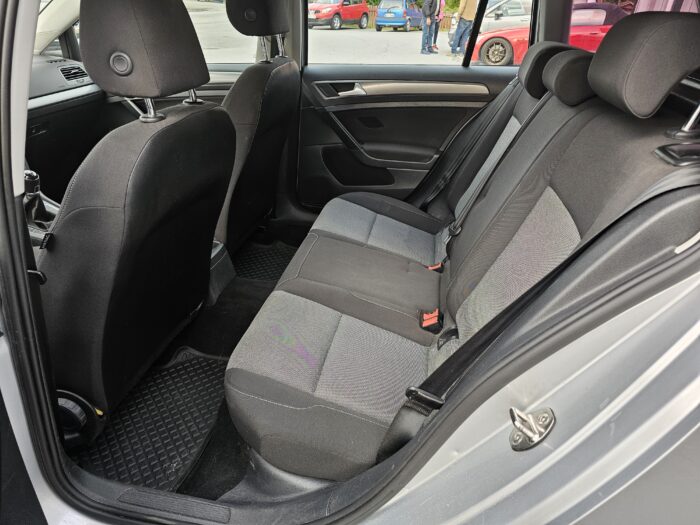 Volkswagen Golf - Image 6