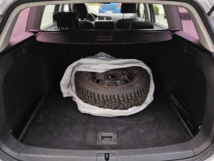 Volkswagen Golf - Image 7