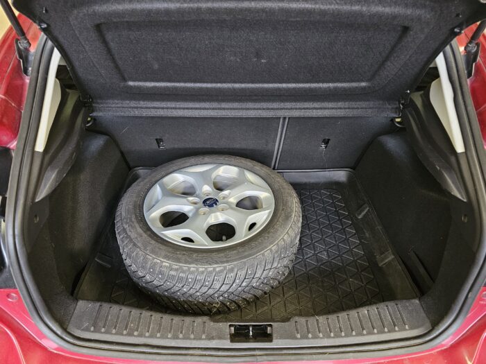 Ford Focus - Image 6
