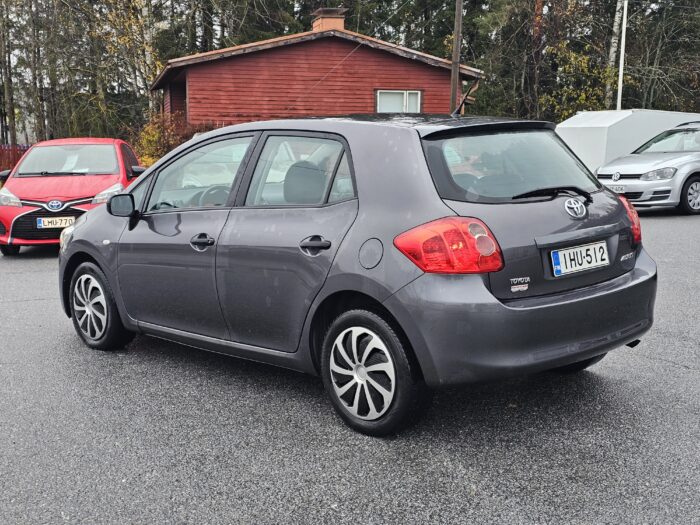 Toyota Auris - Image 2