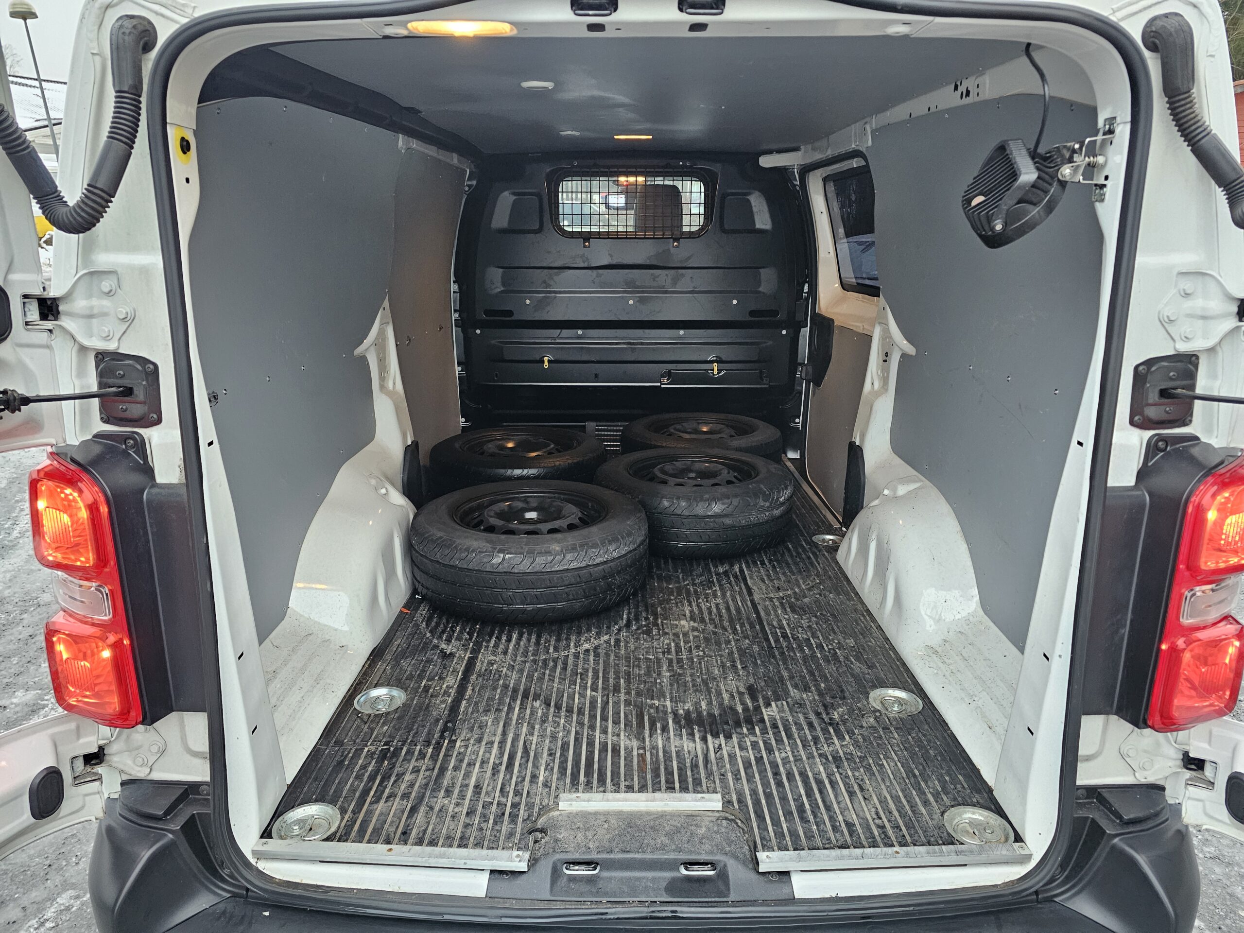 Peugeot Expert - Image 6