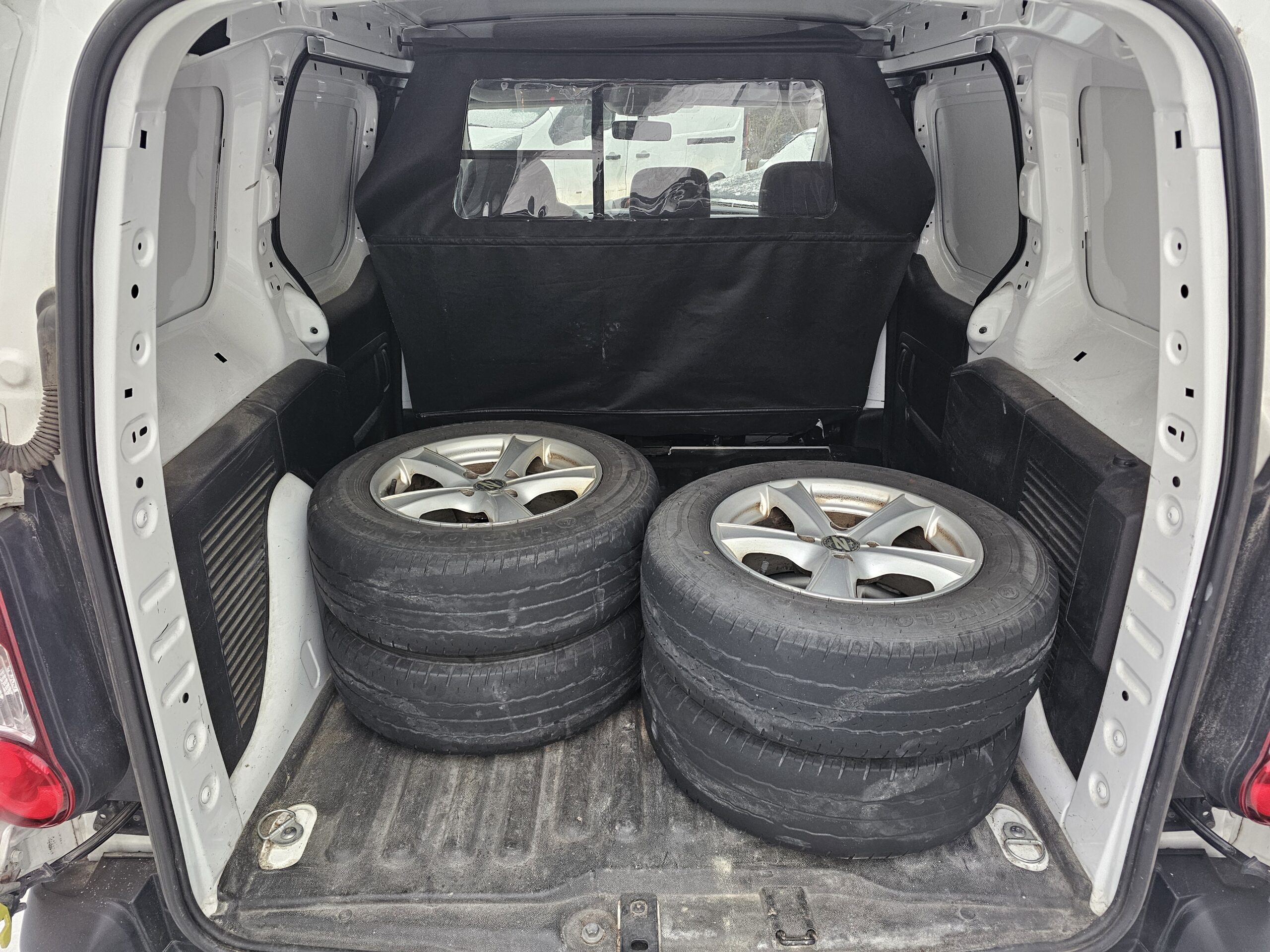 Peugeot Partner - Image 7