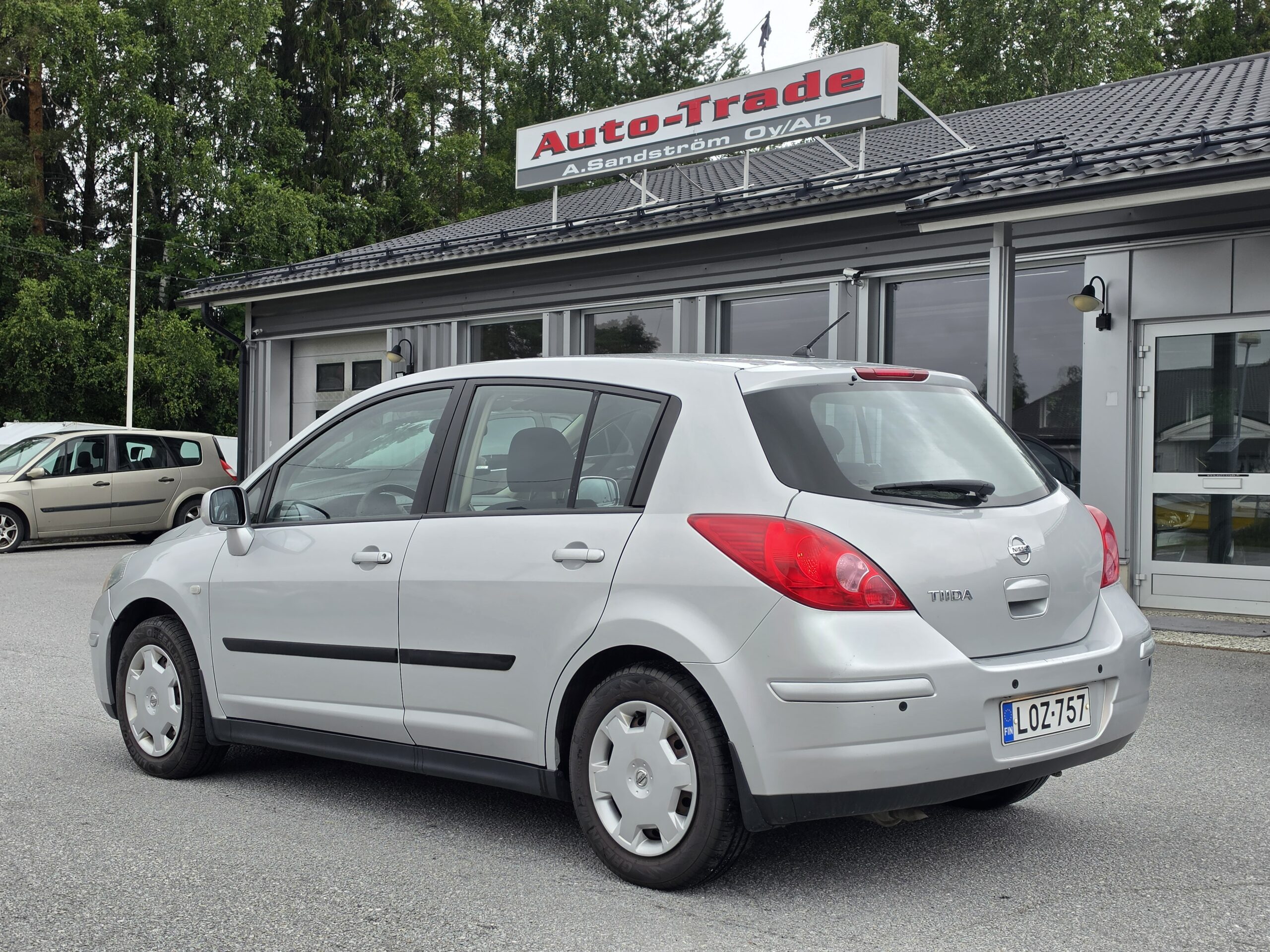 Nissan Tiida - Image 2
