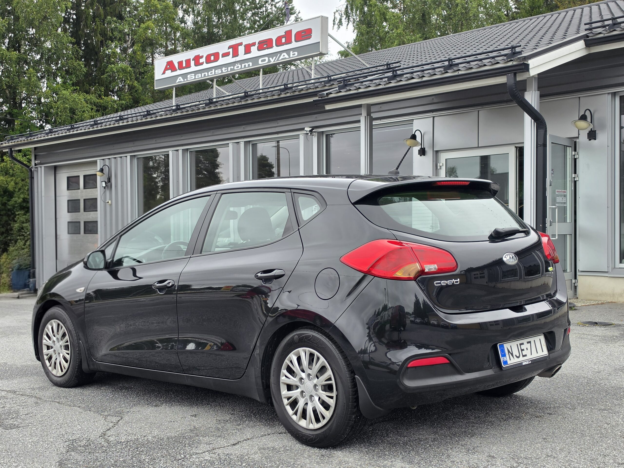 Kia Ceed - Image 4
