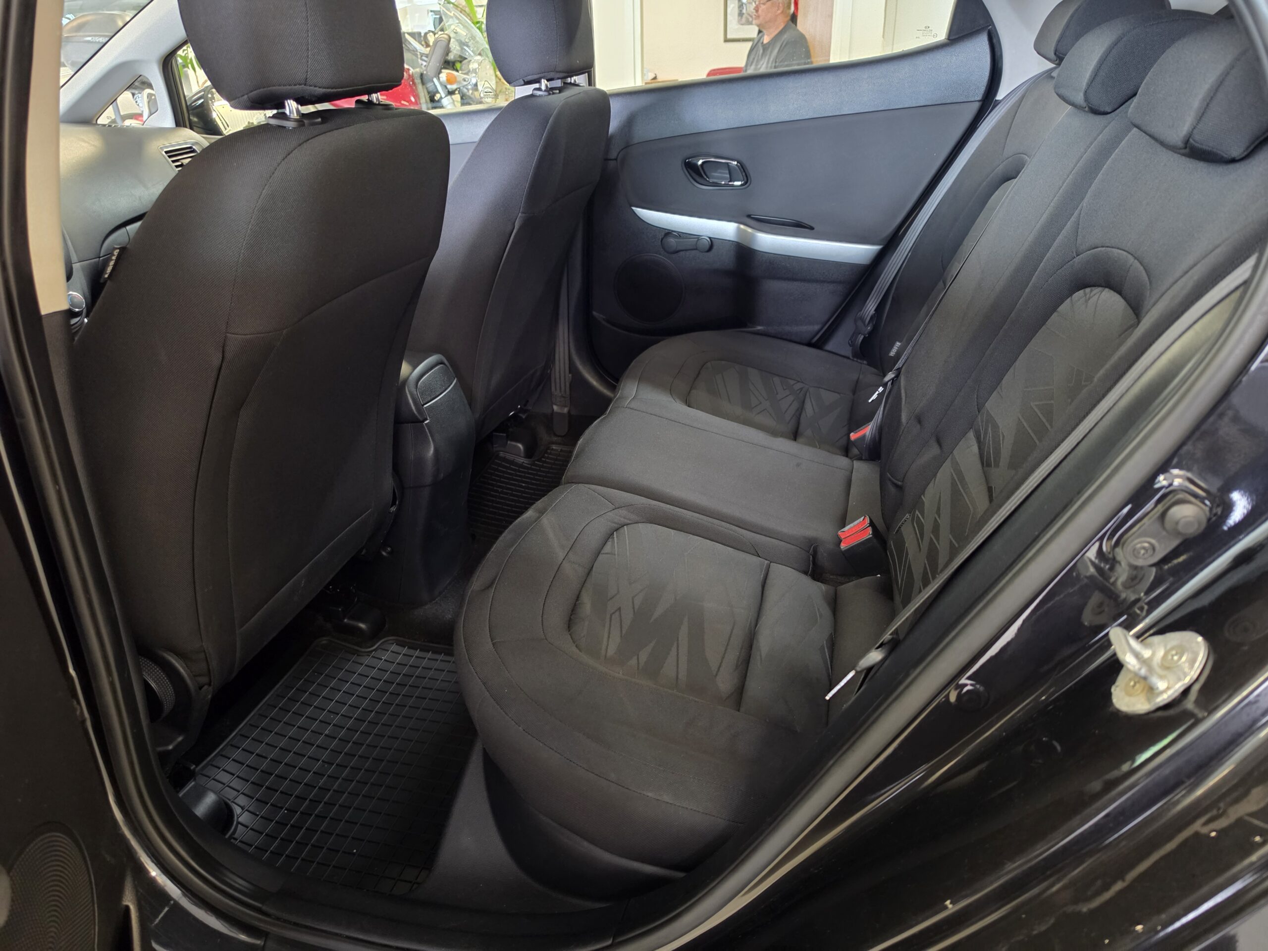 Kia Ceed - Image 6
