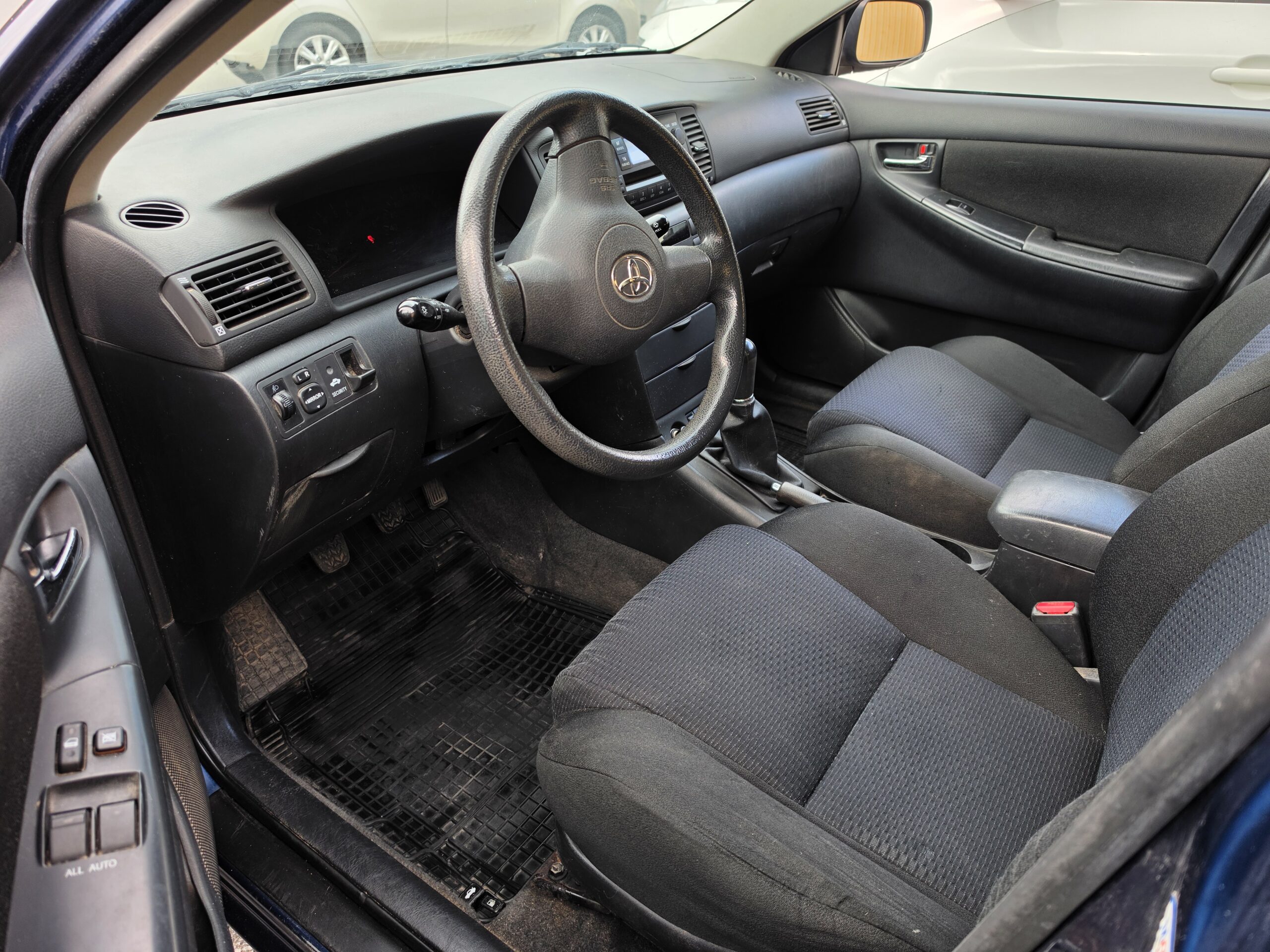 Toyota Corolla - Image 6