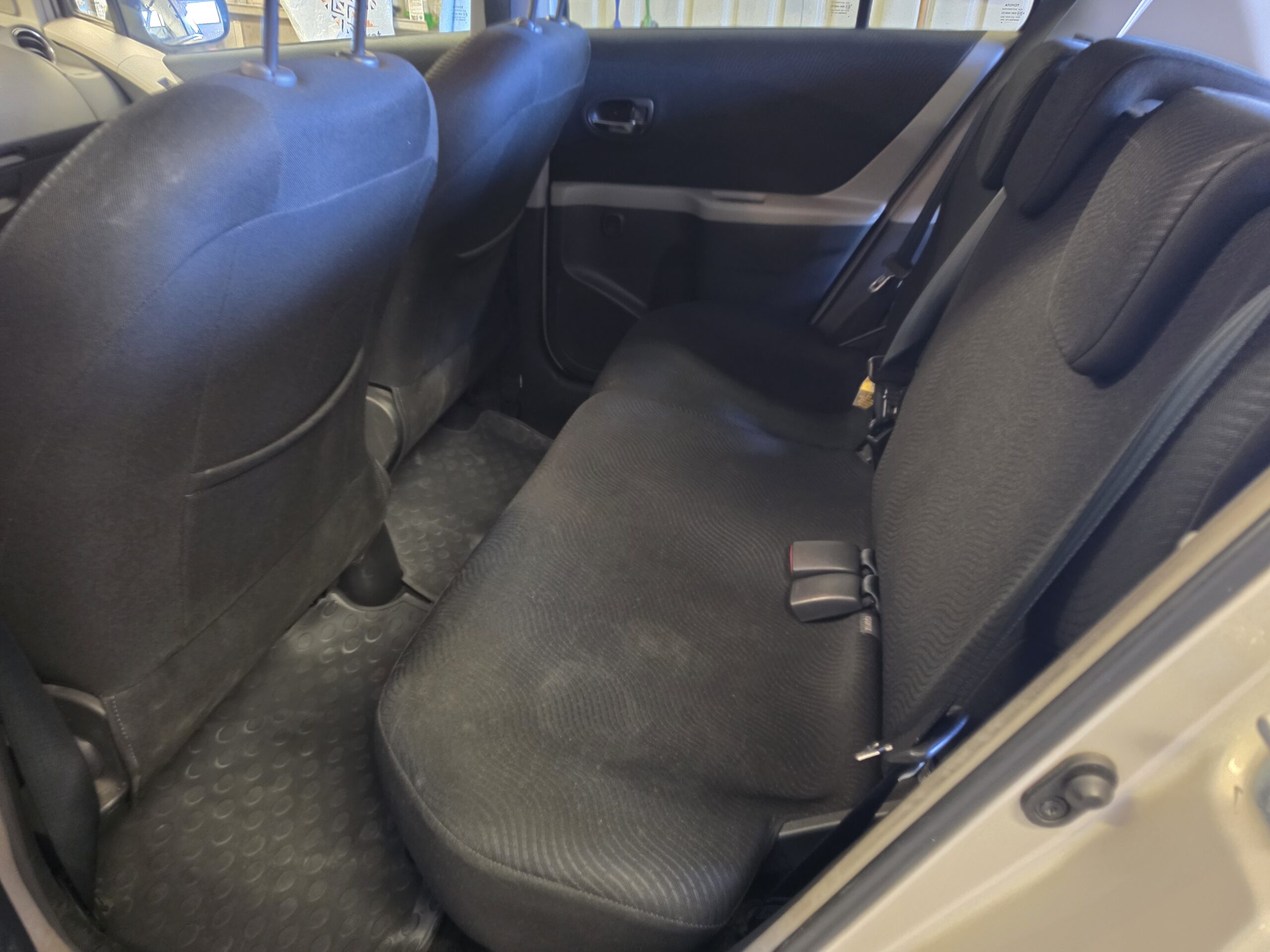 Toyota Yaris - Image 6