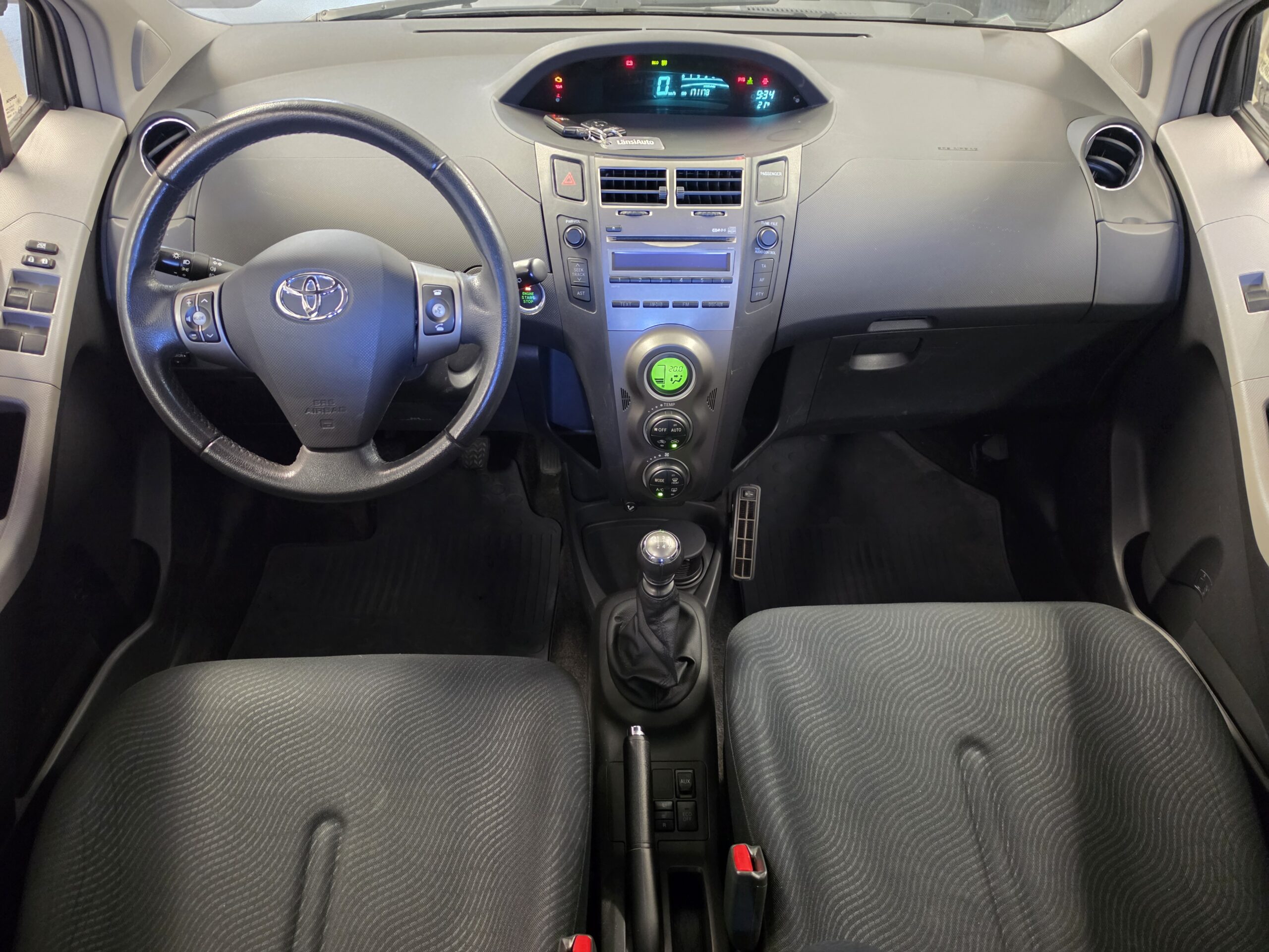 Toyota Yaris - Image 5