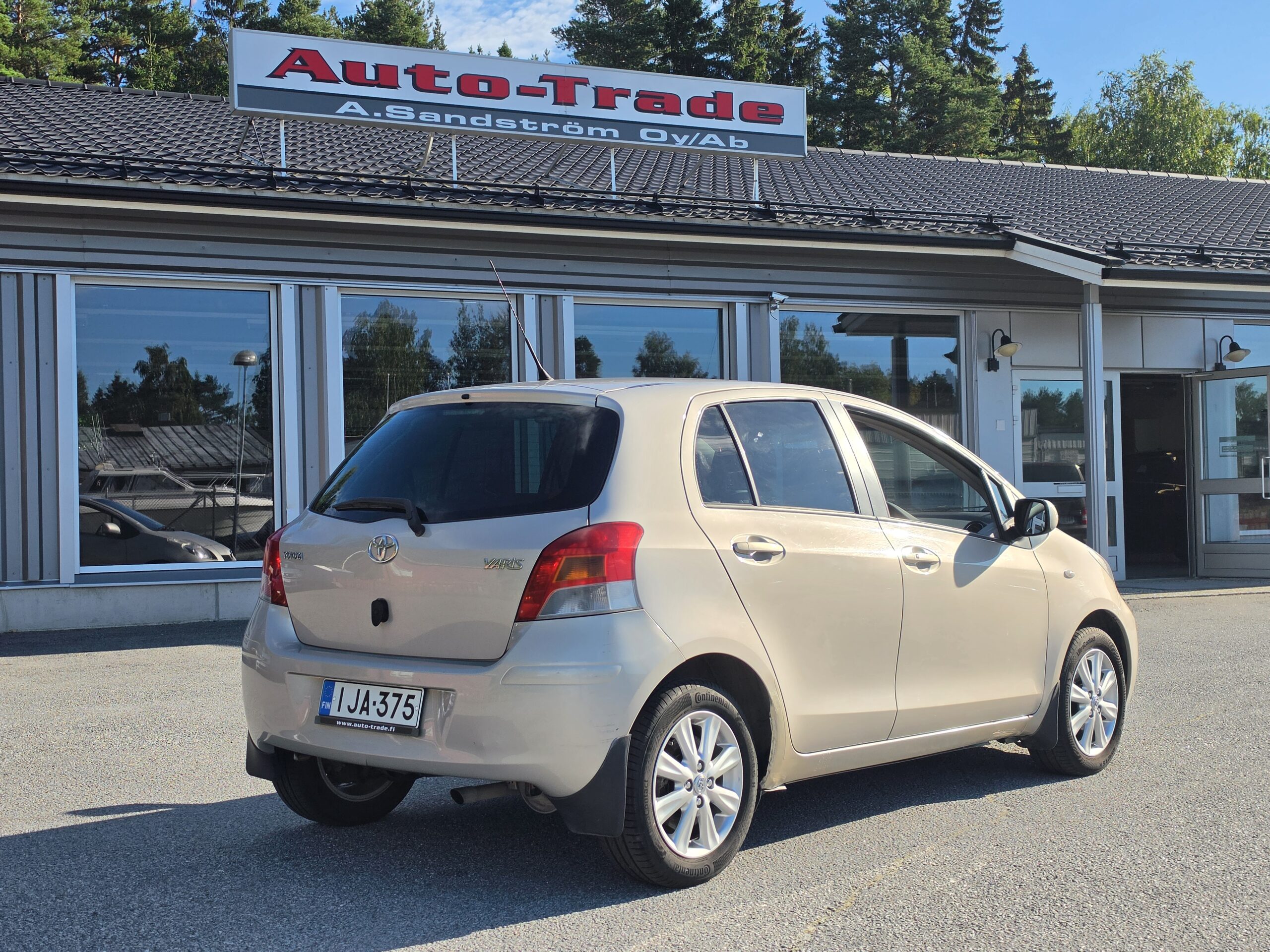 Toyota Yaris - Image 4