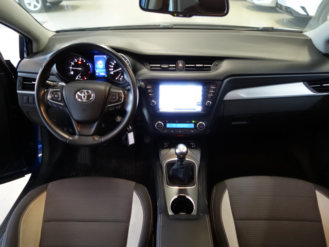 Toyota Avensis - Image 4