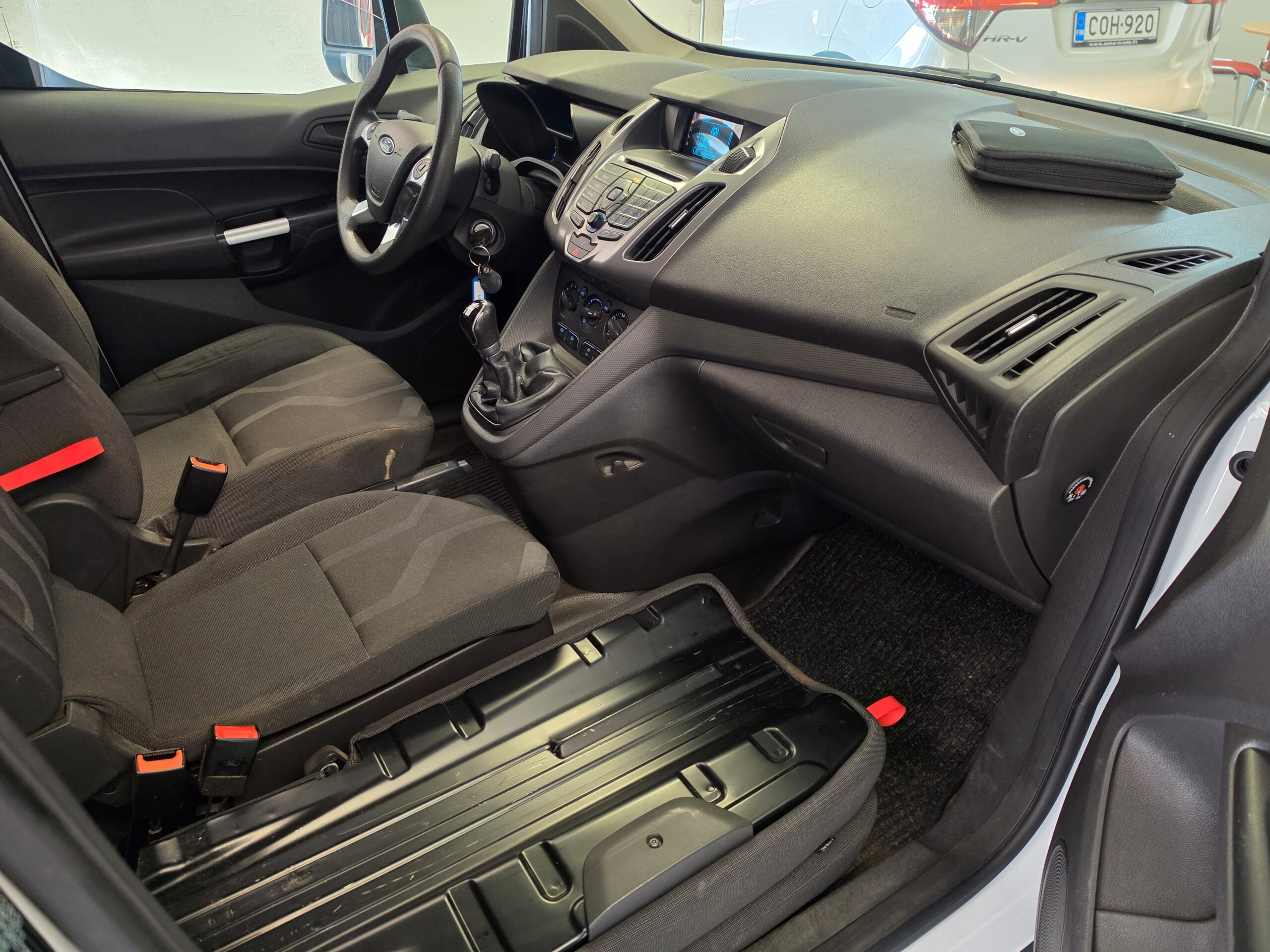 Ford Transit Connect - Image 5