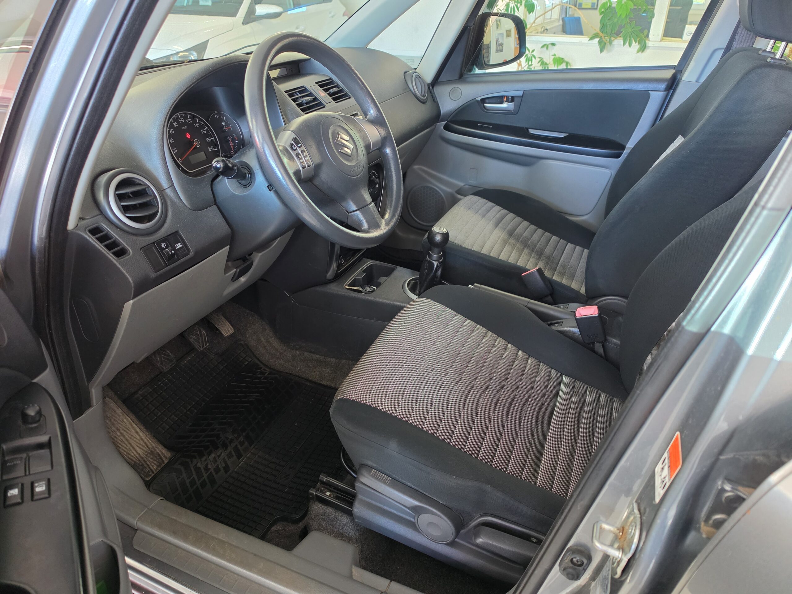 Suzuki SX4 - Image 5