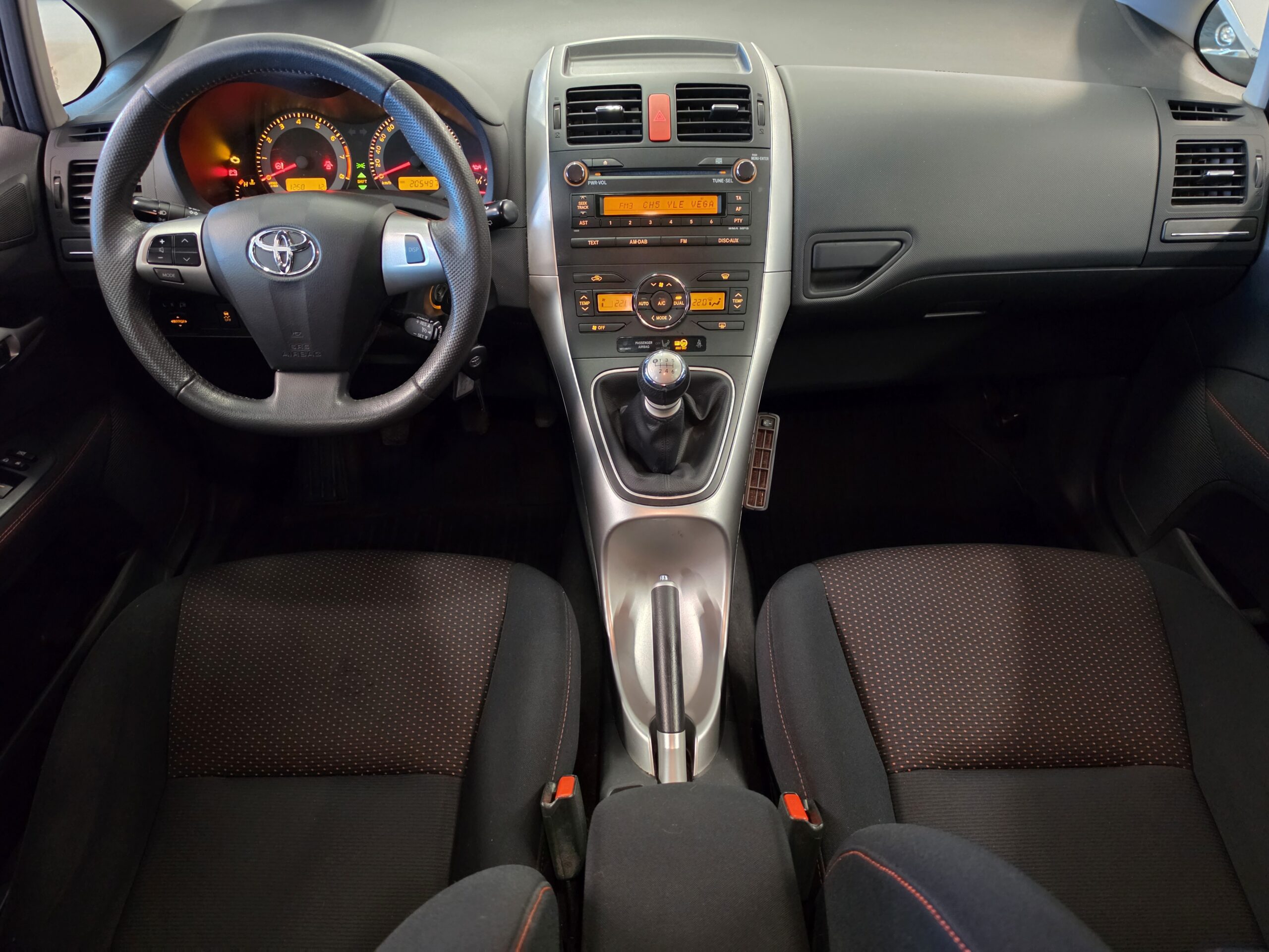 Toyota Auris - Image 5