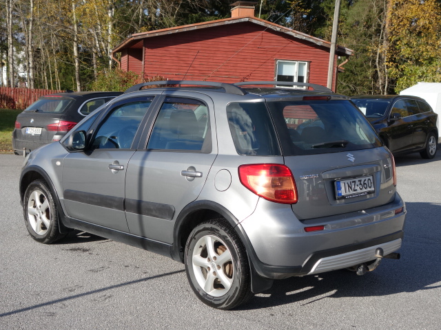 Suzuki SX4 - Image 2